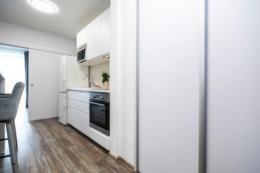 Alure Residences 1 & 24H Self Check-In, Free Parking In Front Of The Apartment Building, New Building, Terrace, Cafe With Breakfast In The Apartment Building, Next To The Aqua Park Банська Бистриця Екстер'єр фото