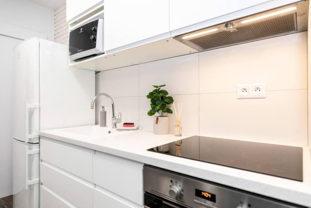 Alure Residences 1 & 24H Self Check-In, Free Parking In Front Of The Apartment Building, New Building, Terrace, Cafe With Breakfast In The Apartment Building, Next To The Aqua Park Банська Бистриця Екстер'єр фото