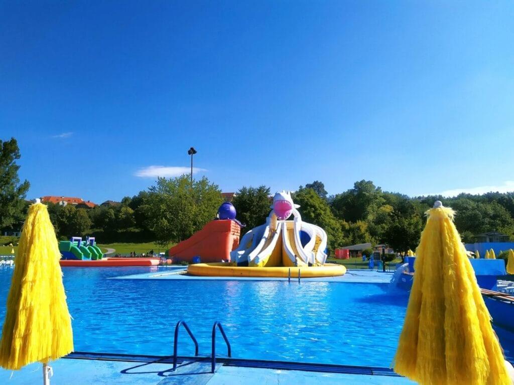 Alure Residences 1 & 24H Self Check-In, Free Parking In Front Of The Apartment Building, New Building, Terrace, Cafe With Breakfast In The Apartment Building, Next To The Aqua Park Банська Бистриця Екстер'єр фото